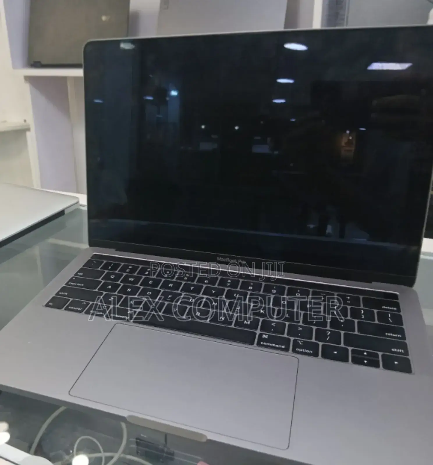 New Laptop Apple MacBook Pro 2021 M1 16GB Apple M1 Pro SSD 512GB