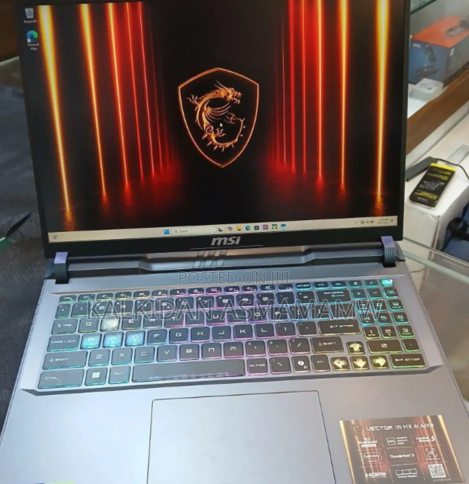 New Laptop MSI Vector 17 HX AI A2XWJG 16GB Intel Core Ultra 7 SSD 1T