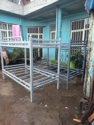 Photo - ተደራራቢ አልጋዎች