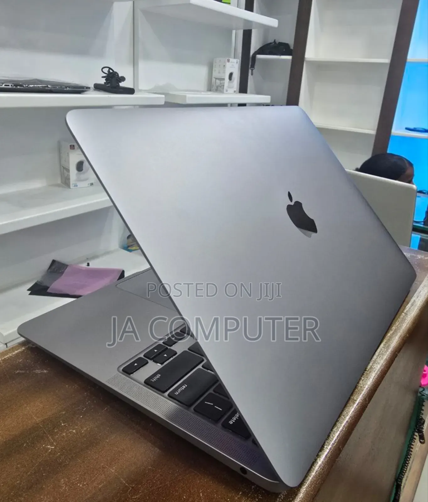 New Laptop Apple MacBook Air 2020 M1 8GB Apple M1 SSD 256GB