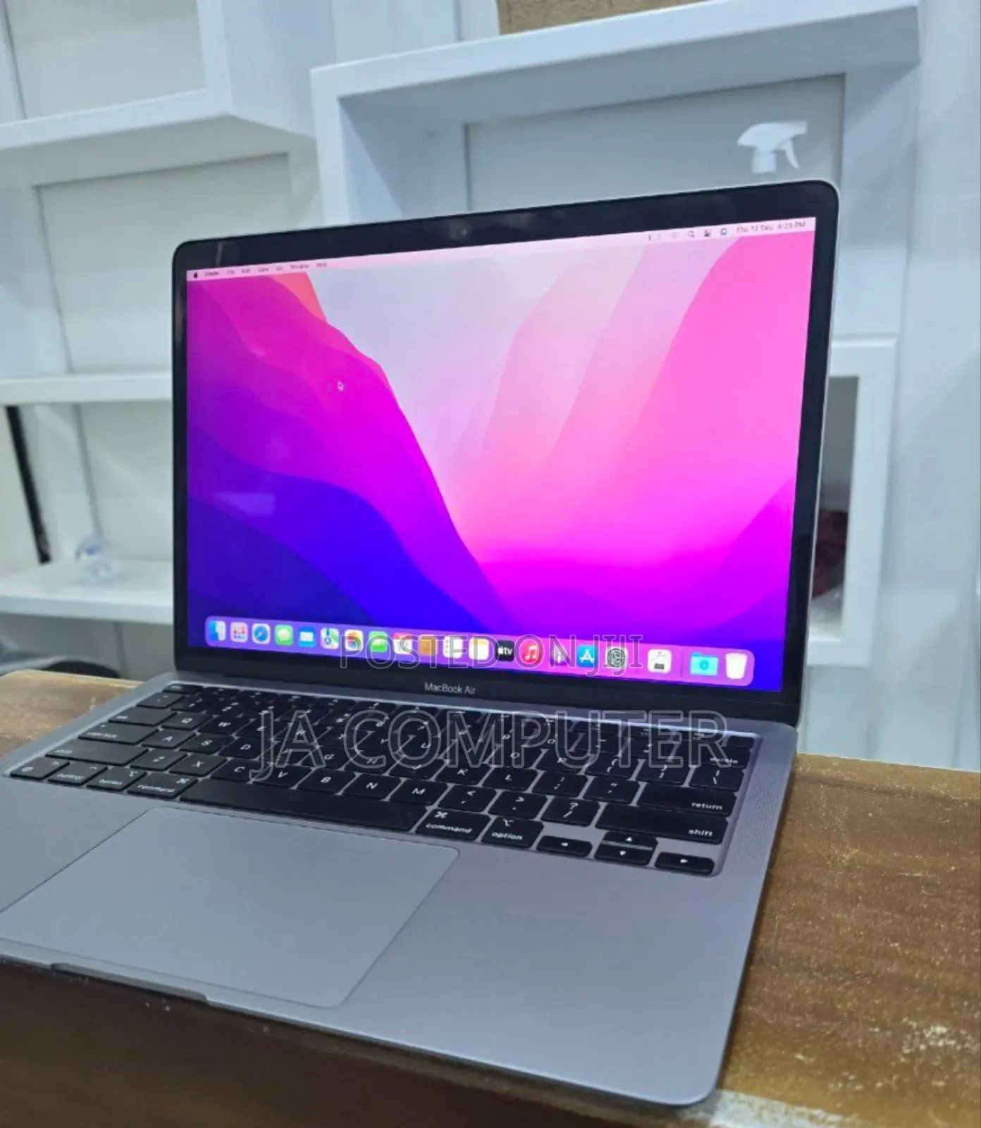 New Laptop Apple MacBook Air 2020 M1 8GB Apple M1 SSD 256GB