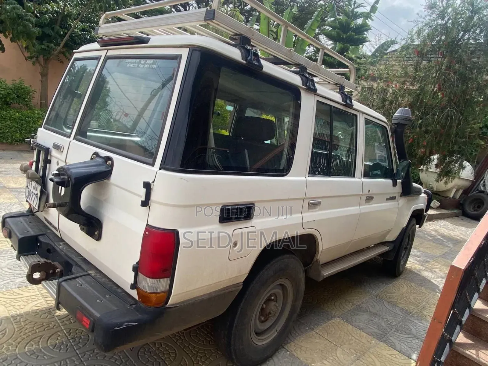 Toyota Land Cruiser 2016 White