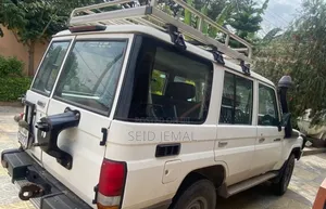 Toyota Land Cruiser 2016 White