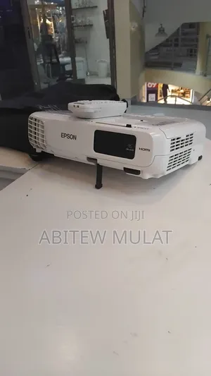 Brand New Projector Bag and Remote Model Name: Eb-X18