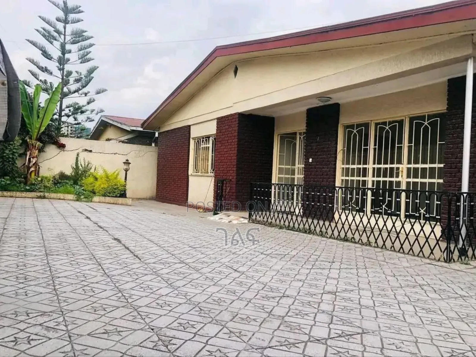 3bdrm Villa in የአያት ቪላ Old Style, Bole for sale