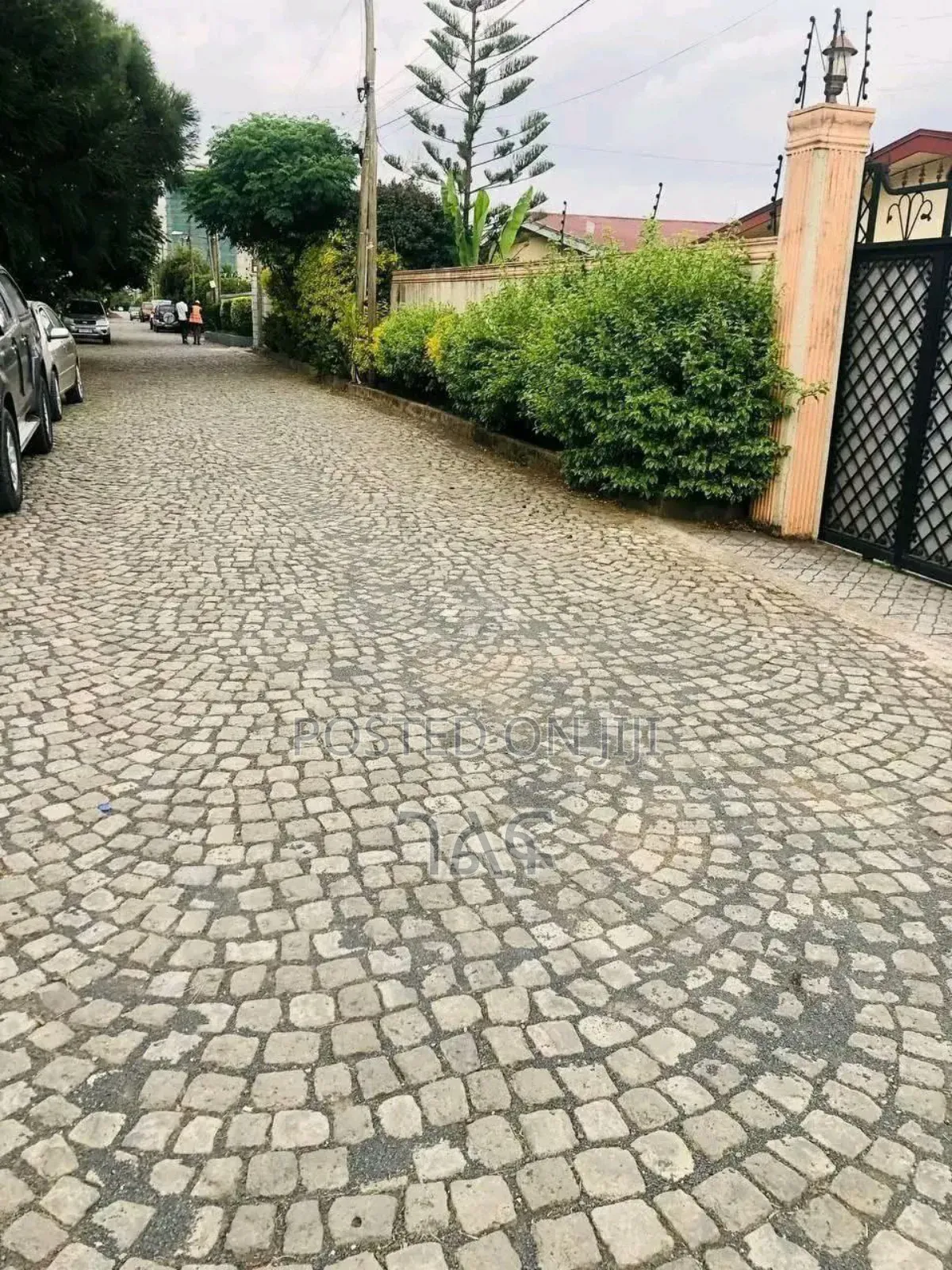 3bdrm Villa in የአያት ቪላ Old Style, Bole for sale