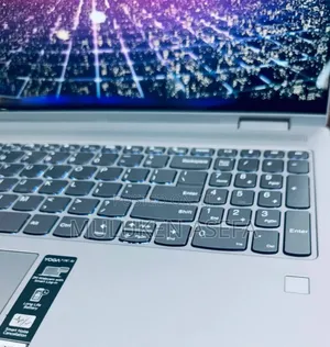 New Laptop Lenovo Yoga 7i 8GB AMD Ryzen 5 SSD 512GB