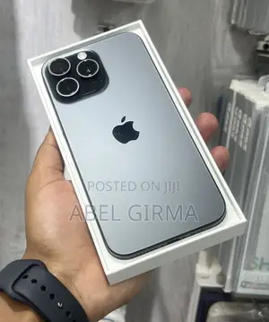 Photo - New Apple iPhone 16 Pro Max 256 GB Black