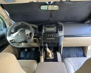 Toyota Land Cruiser 2013 Ivory