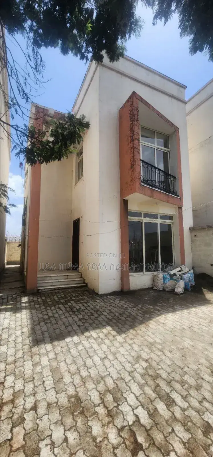 Furnished 5bdrm House in Ccd Real State, Oromia-Finfinne for sale