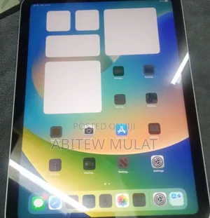 Photo - New Apple iPad (2022) 128 GB Silver