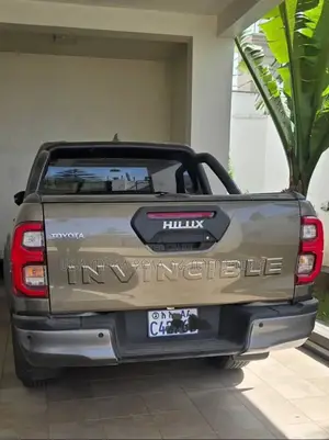 Toyota Hilux 2022 Green