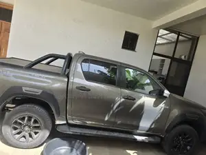 Toyota Hilux 2022 Green