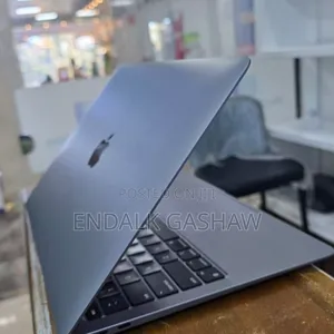 New Laptop Apple MacBook 8GB Intel Core I7 SSD 256GB