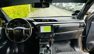 Toyota Hilux 2022 Gray