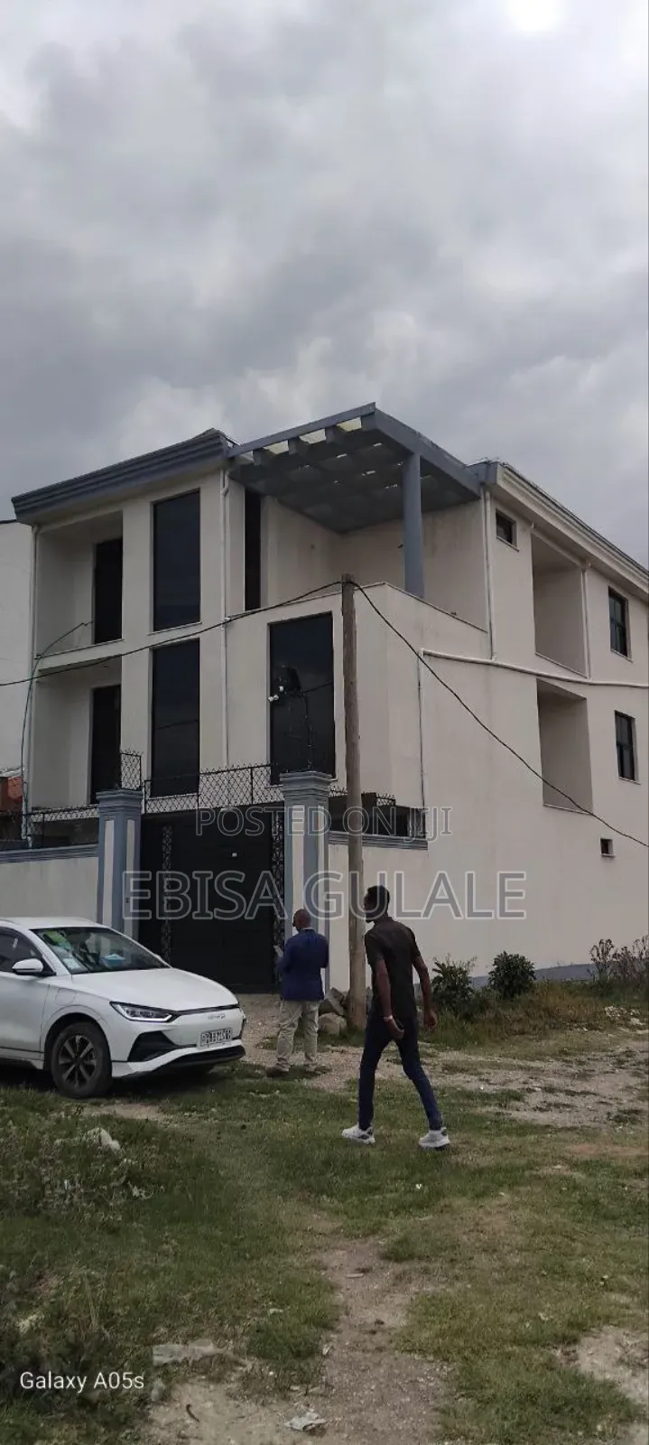 Furnished 5bdrm Bungalow in Oromia-Finfinne for sale