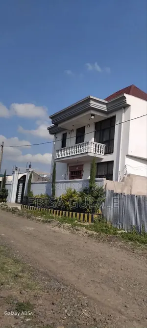 Furnished 5bdrm Block of Flats in Oromia-Finfinne for sale