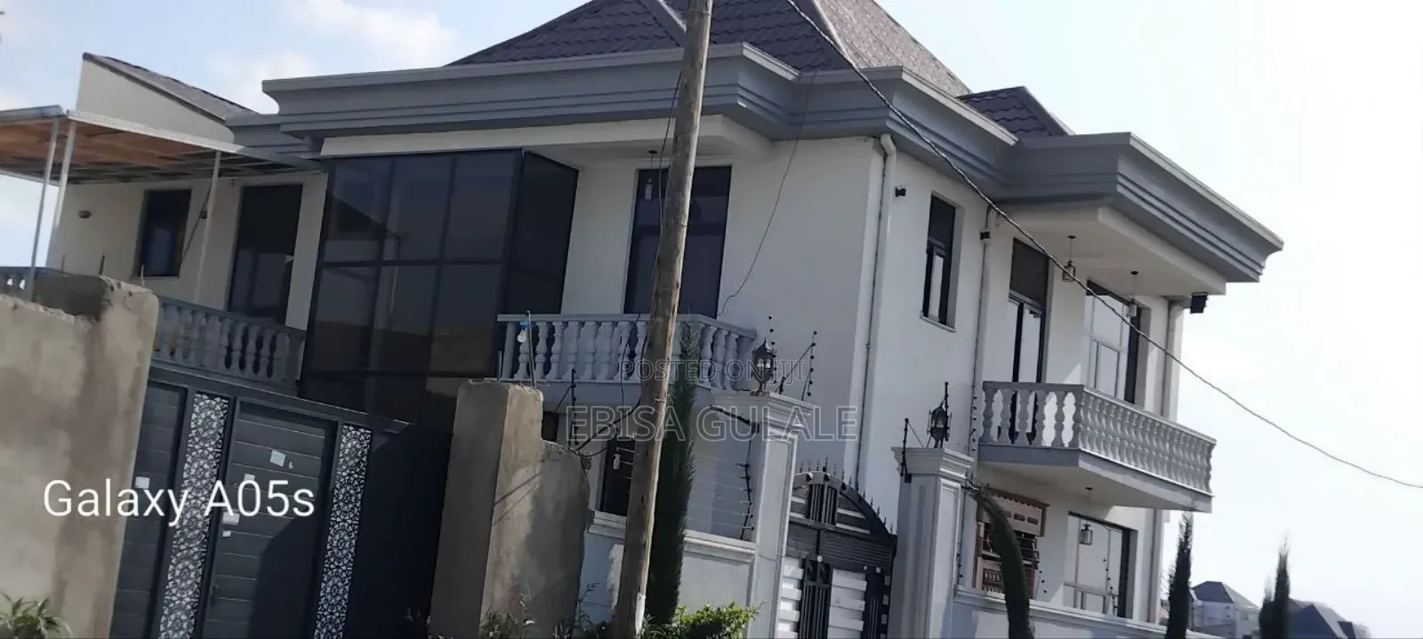 Furnished 5bdrm Block of Flats in Oromia-Finfinne for sale