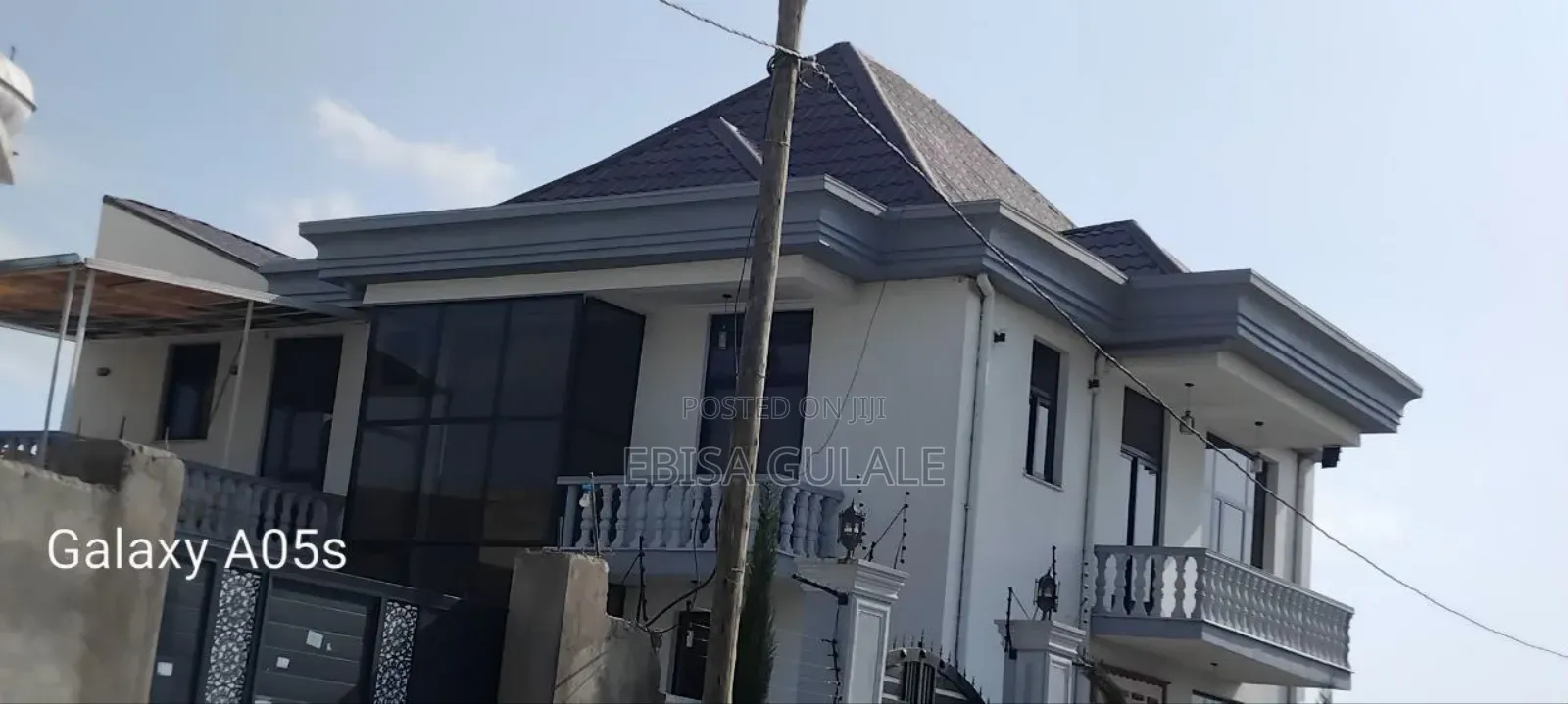 Furnished 5bdrm Block of Flats in Oromia-Finfinne for sale