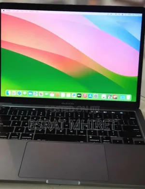 Photo - New Laptop Apple MacBook Pro 2019 16GB Apple M1 SSD 1T