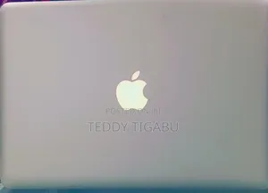 New Laptop Apple MacBook Pro 4GB Intel Core I5 HDD 500GB