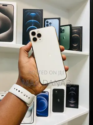 Photo - Apple iPhone 11 Pro 64 GB Gold