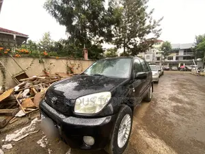 Photo - Toyota RAV4 2.0 4x4 2004 Black