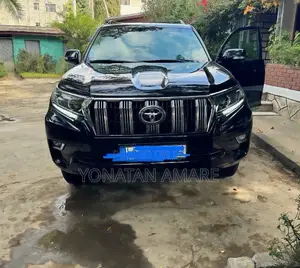 Photo - Toyota Land Cruiser 2020 Black