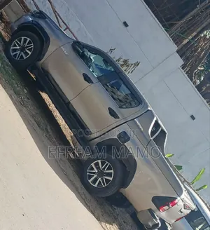 Toyota Hilux 2020 Gray