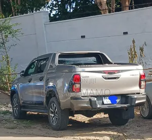 Toyota Hilux 2020 Gray