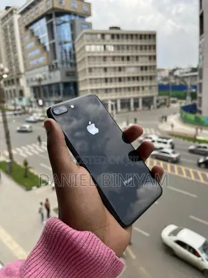 Apple iPhone 8 Plus 64 GB Black