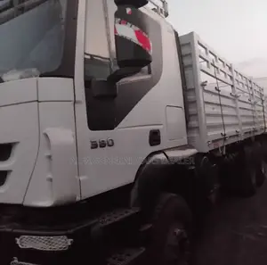 Iveco ኦባማ ከነተሳቢው
•2010