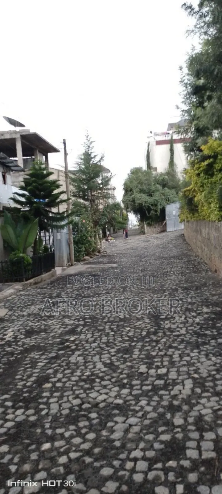 5bdrm House in ቫርኔሮ, Nifas Silk-Lafto for sale