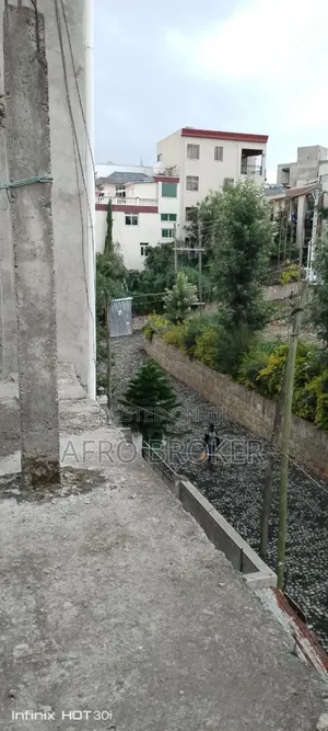 5bdrm House in ቫርኔሮ, Nifas Silk-Lafto for sale