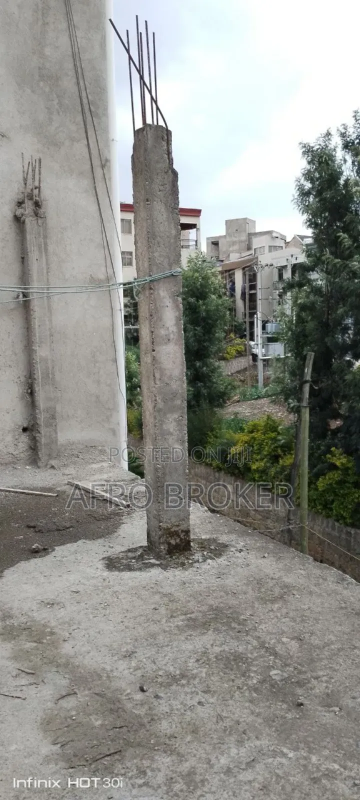 5bdrm House in ቫርኔሮ, Nifas Silk-Lafto for sale