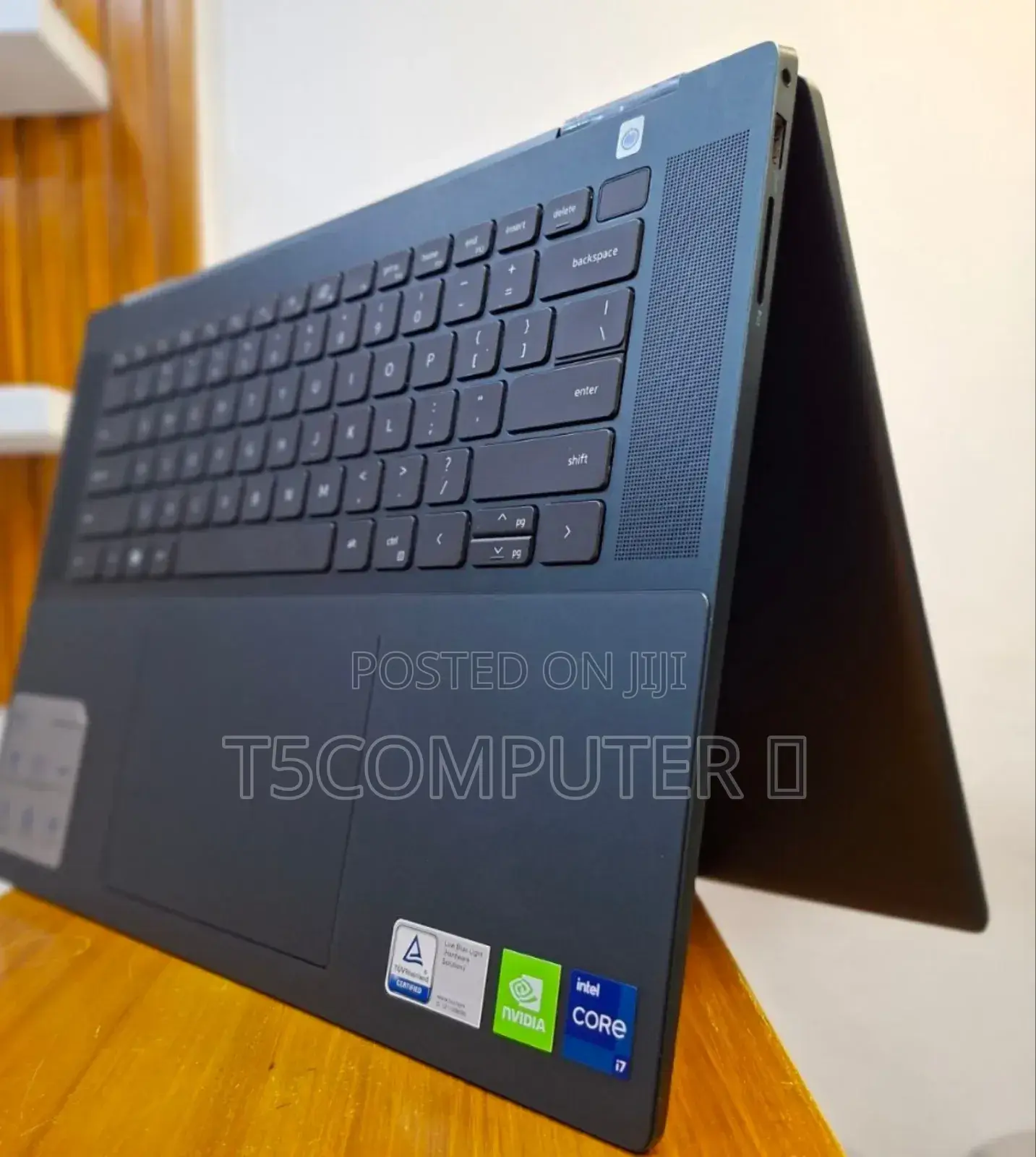 New Laptop Dell Inspiron 16 5620 16GB Intel Core i7 SSD 1T