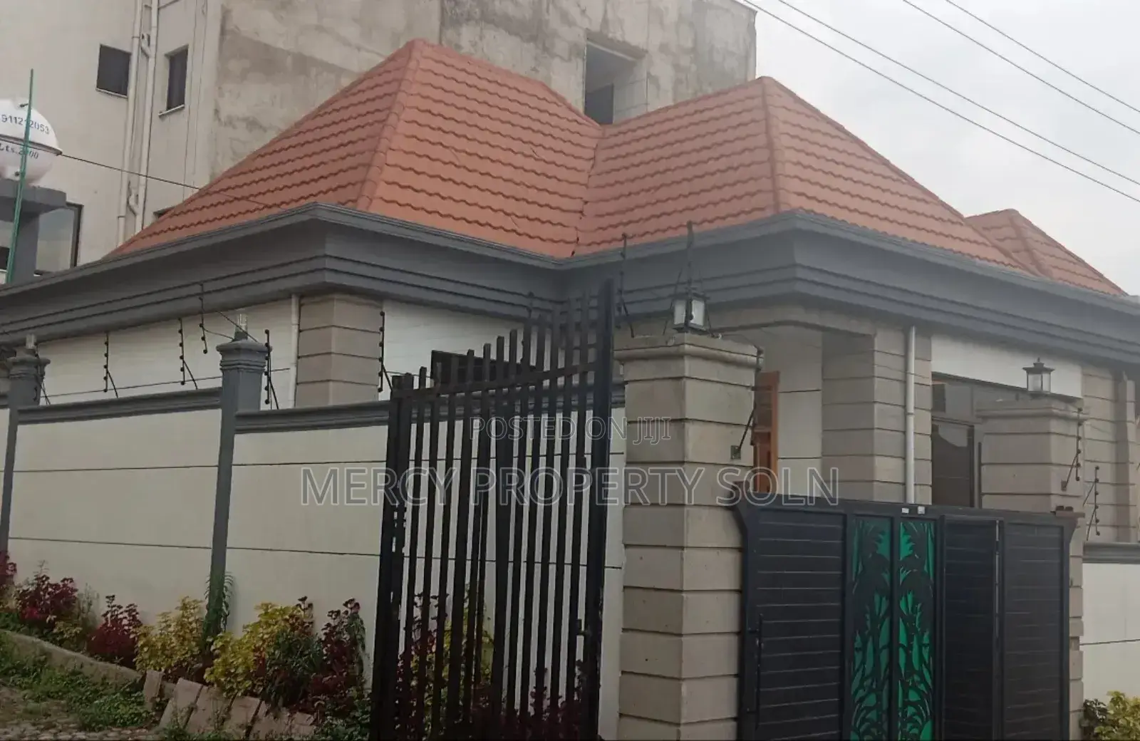 Furnished 4bdrm Villa in Bole for sale