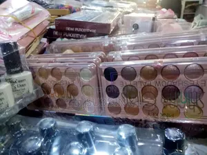 Photo - Eye Shadow