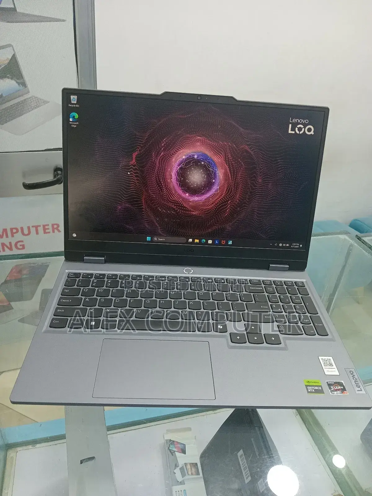 New Laptop Lenovo LOQ 15ARP9 16GB AMD Ryzen 7 SSD 512GB