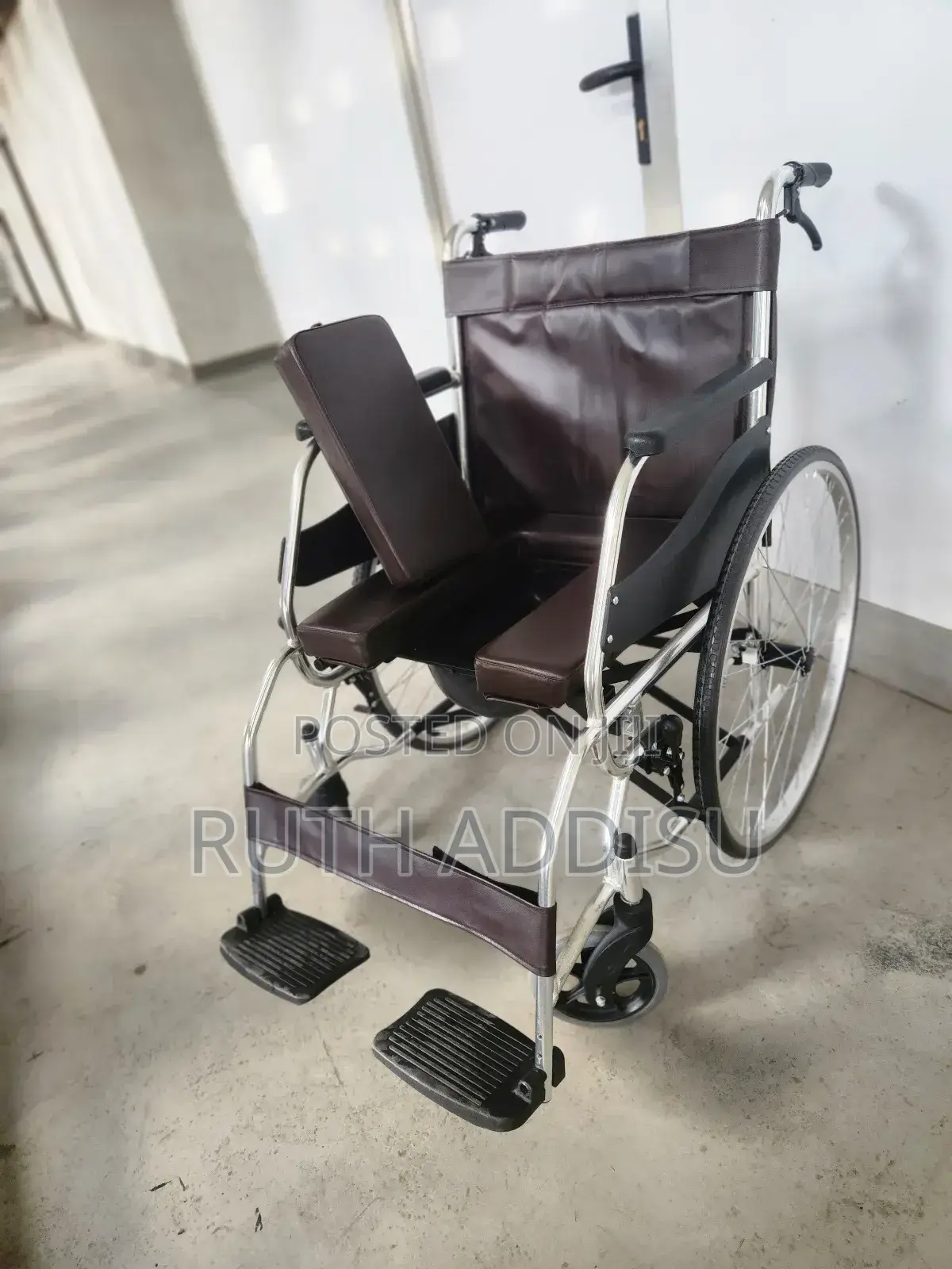 Wheelchair去玩wheelchair起來toilet Wheelchair當中wheelchair Toilet