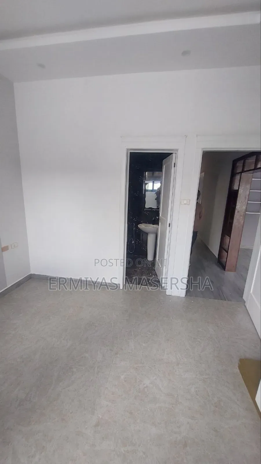 Furnished 5bdrm Villa in Yeka for sale