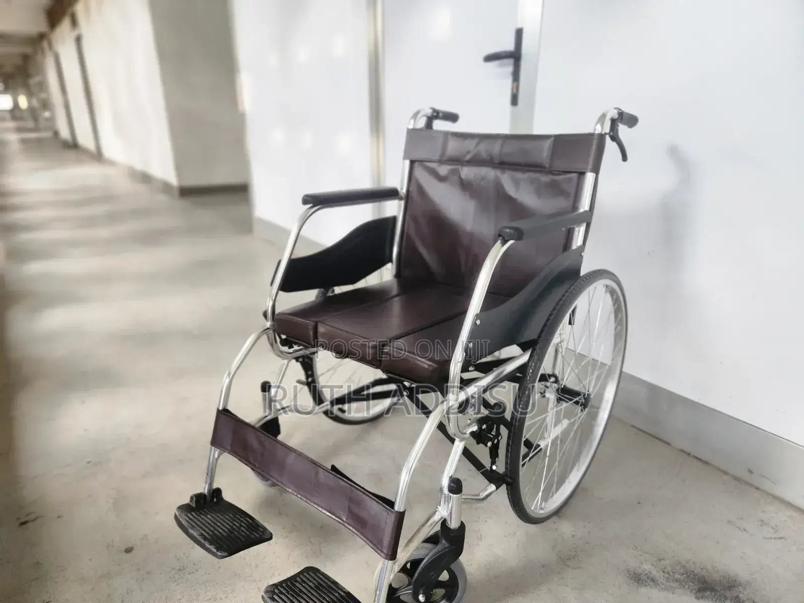 Wheelchair黨派wheelchair地方toilet Wheelchair走到toilet Wheelchair
