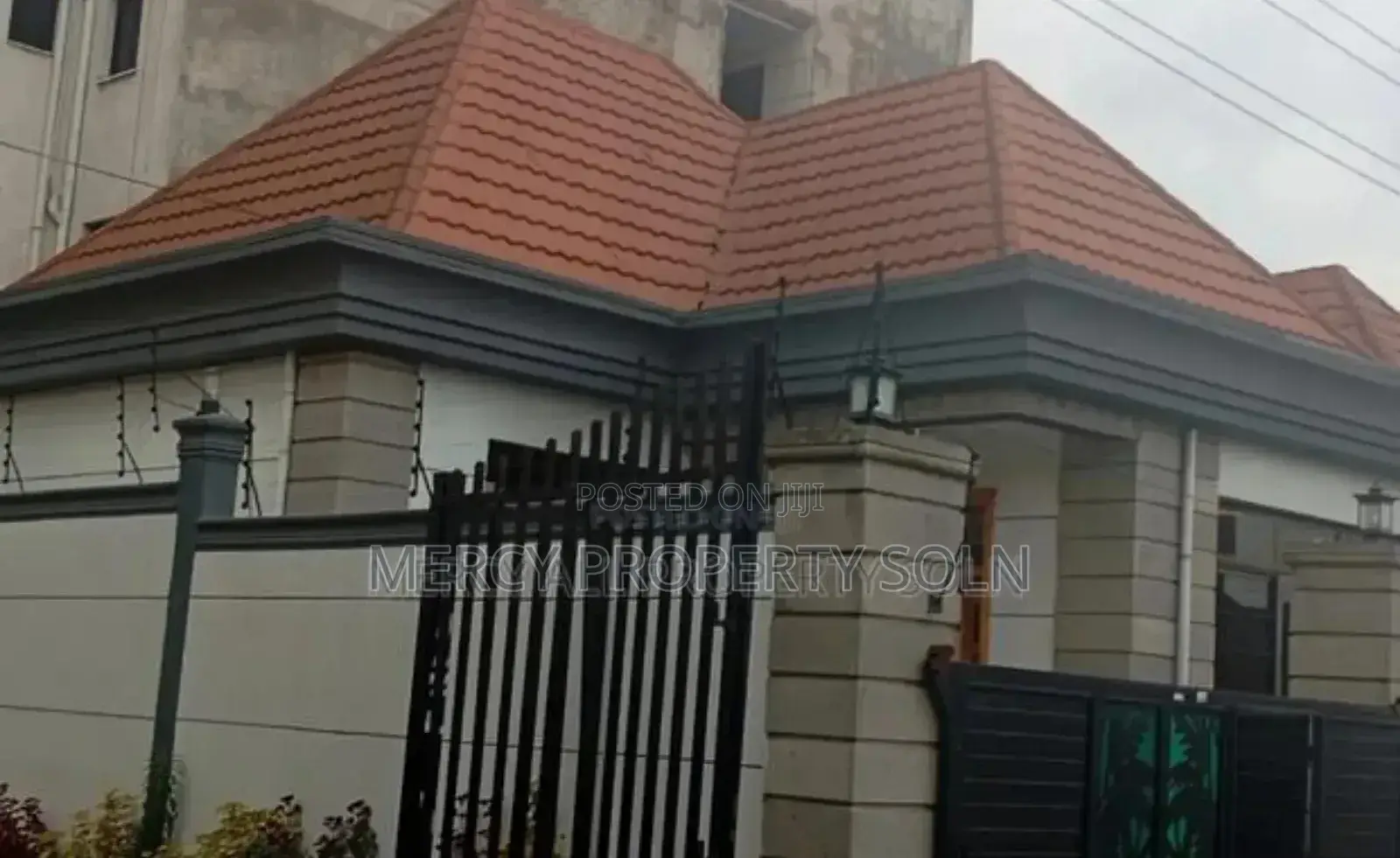 Furnished 4bdrm Villa in Bole for sale