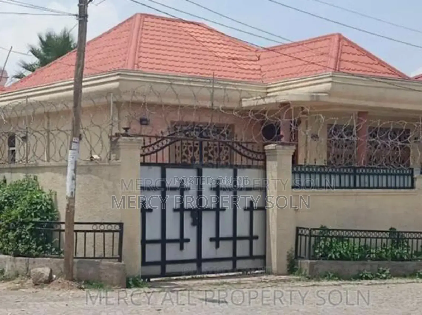 Furnished 6bdrm Villa in Bole for sale