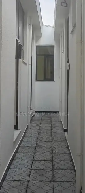 Furnished 6bdrm Villa in Bole for sale