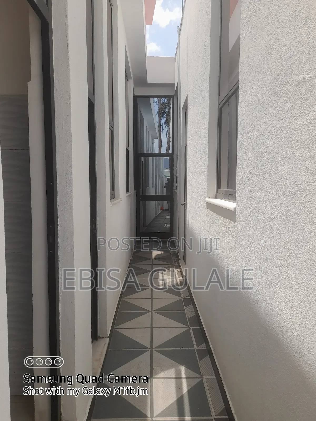 Furnished 4bdrm Block of Flats in Oromia-Finfinne for rent