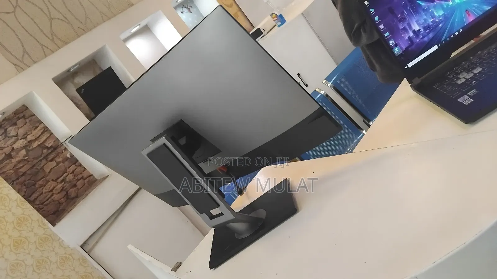 Almost New Dell 27 Inch Monitor Resolution