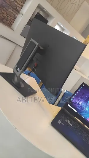 New Dell 24 Inch Dell 24" Inch Monitor Frameless