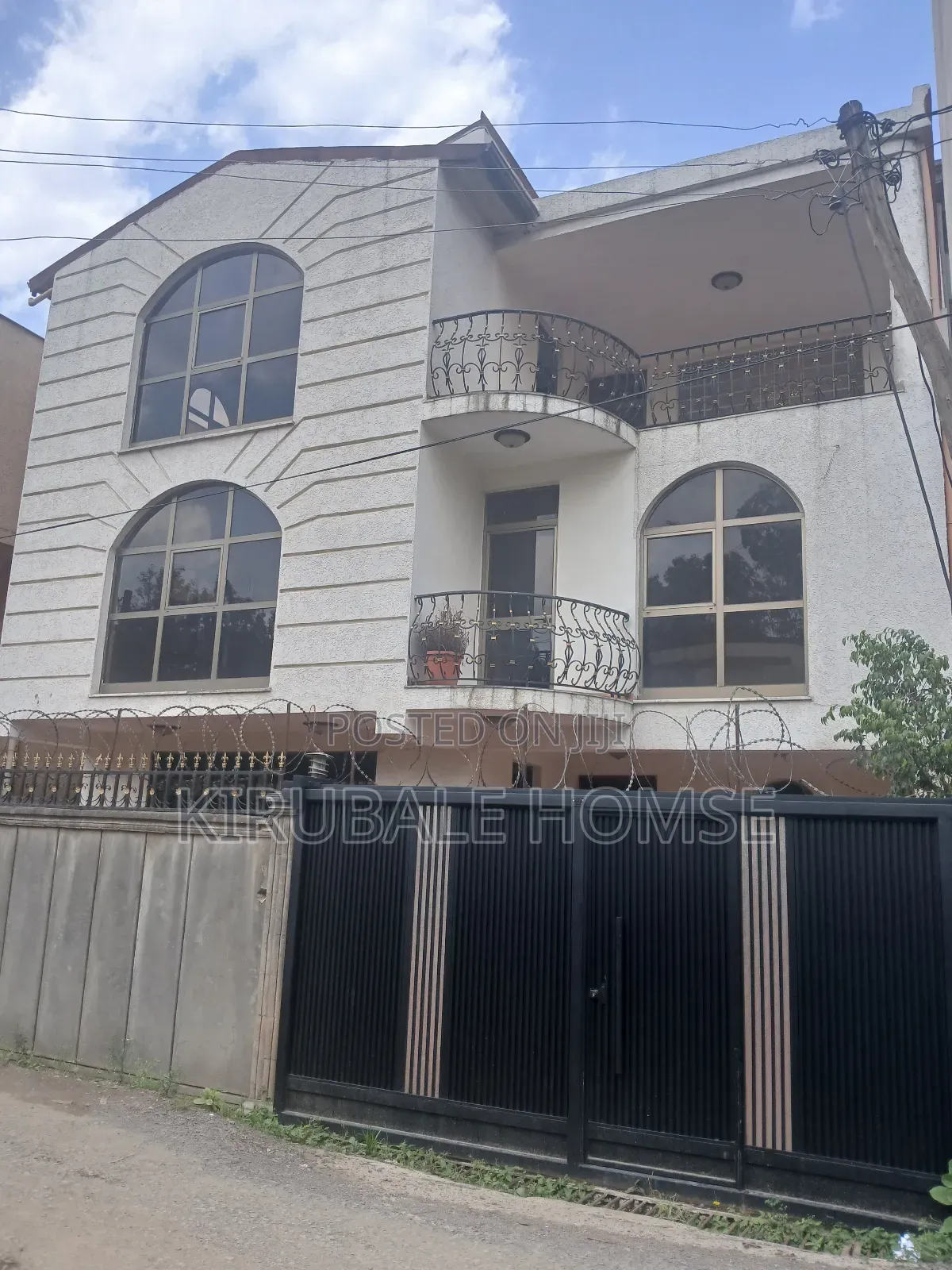 6bdrm Villa in Bola   Compound, Bole for rent