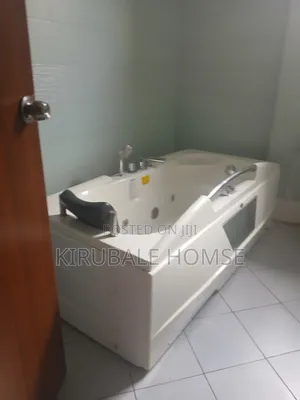 6bdrm Villa in Bola   Compound, Bole for rent